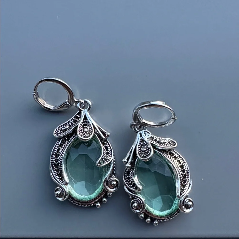 Vintage Silver Green Gemstone Earrings NEW 🏷️